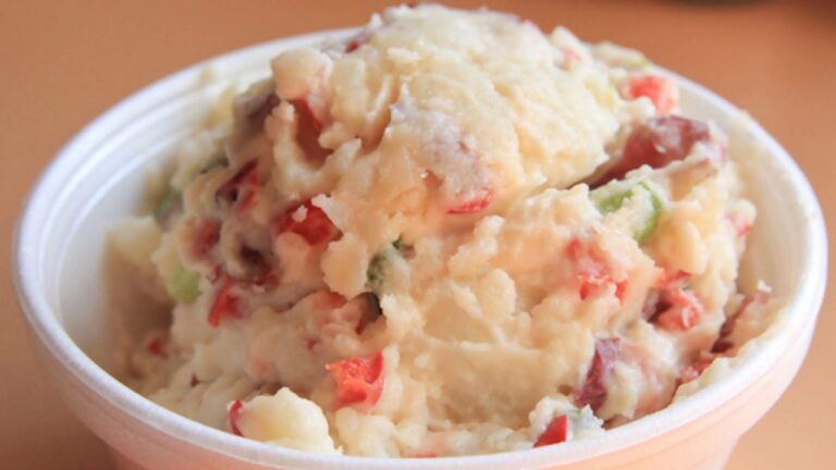 Salade pomme de terre lardons oeufs