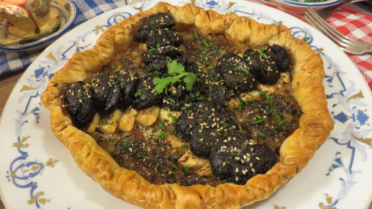 Tarte aux boudins blancs compot&eacute;e d oignons et pommes