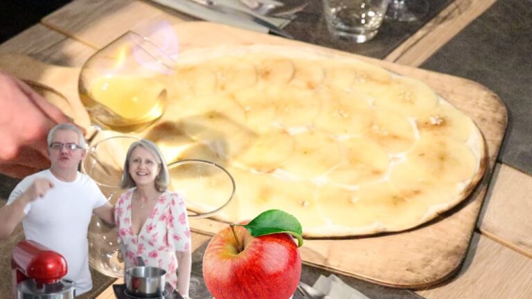 Tarte flamb&eacute;e aux pommes alsacienne