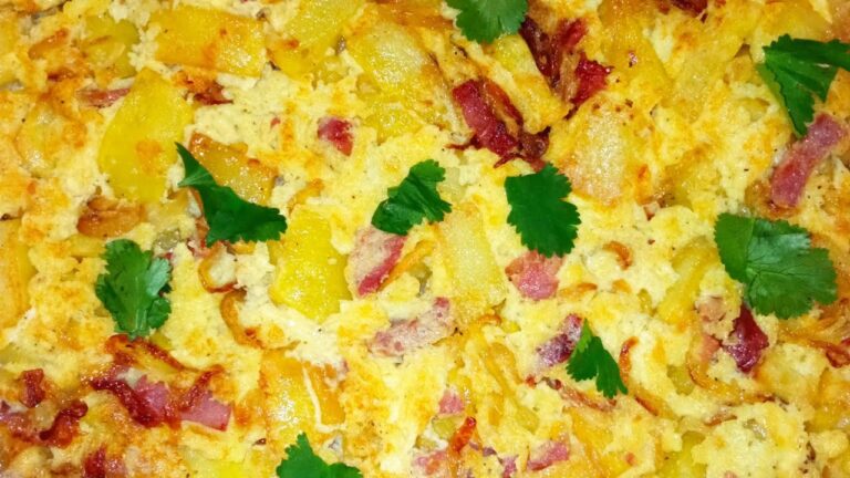 Omelette pomme de terre lardon oignon