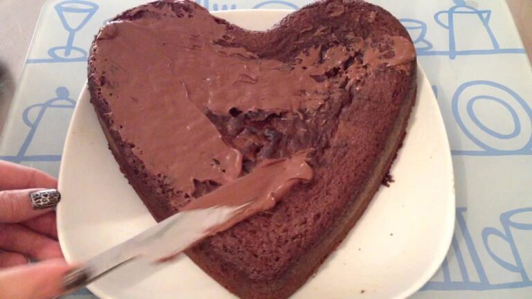 Comment faire tenir deco sur gateau