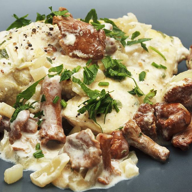 Poulet aux girolles et sa sauce au pouilly